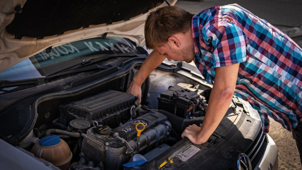 Перечислены причины разряда автомобильного аккумулятора