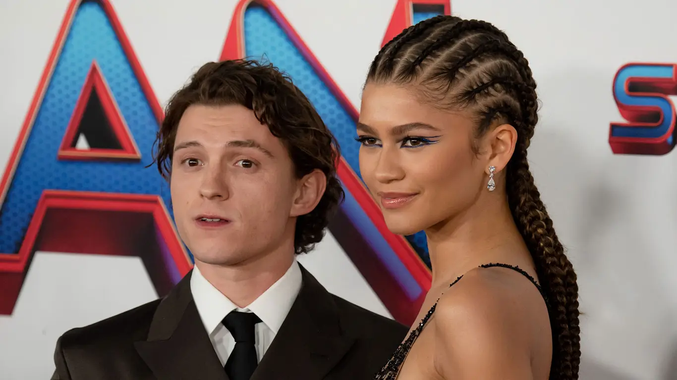 С кем встречается том холланд. Том Холланд и зендая. Tom Holland and Zendaya. Дом Зендаи и Тома Холланда в Лондоне. Зендая с Томом Холландом.